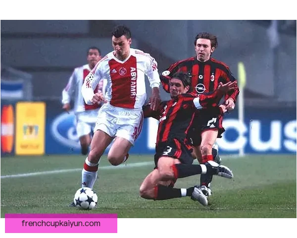 马尔蒂尼防守风格分析：表现稳健，影响深远。